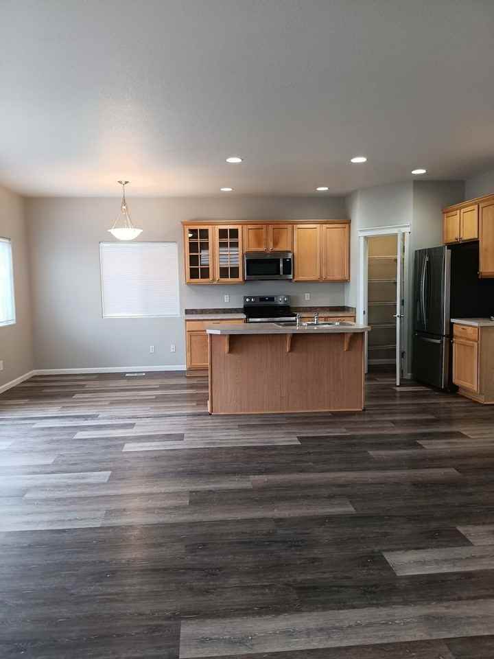 652 Jasmine Cir - Photo 5 of 29