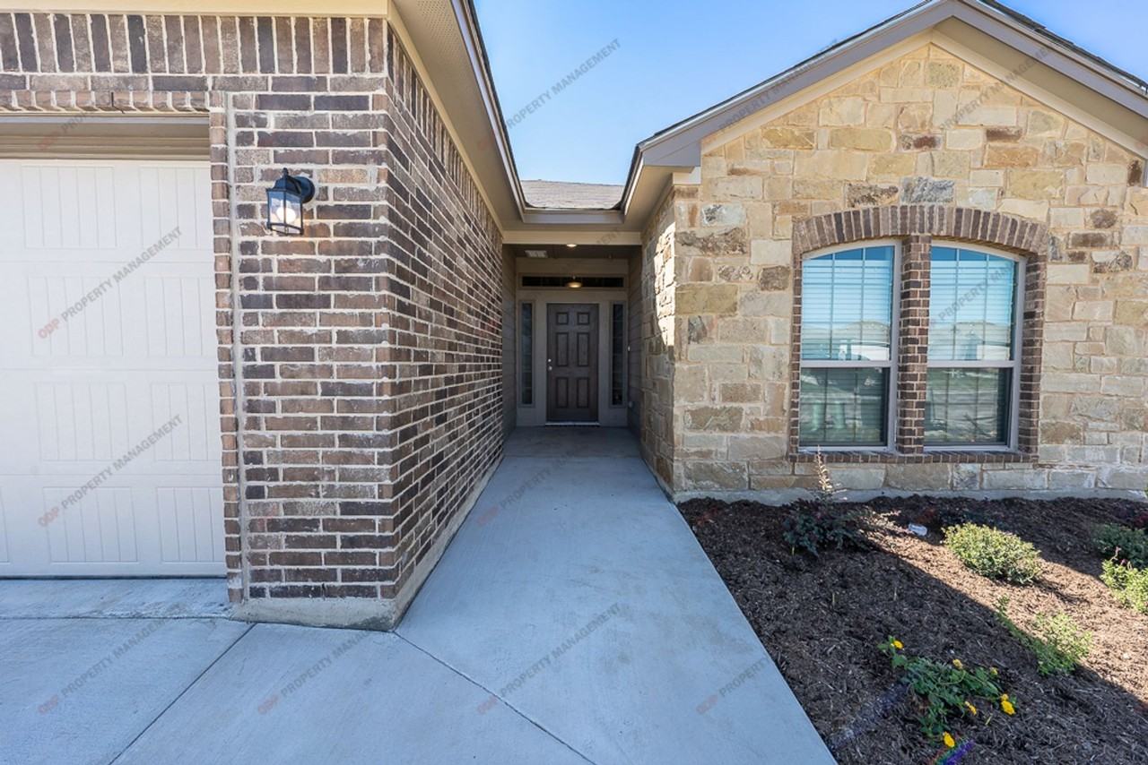 1242 Lakeway Crossing Dr - Photo 3 of 22