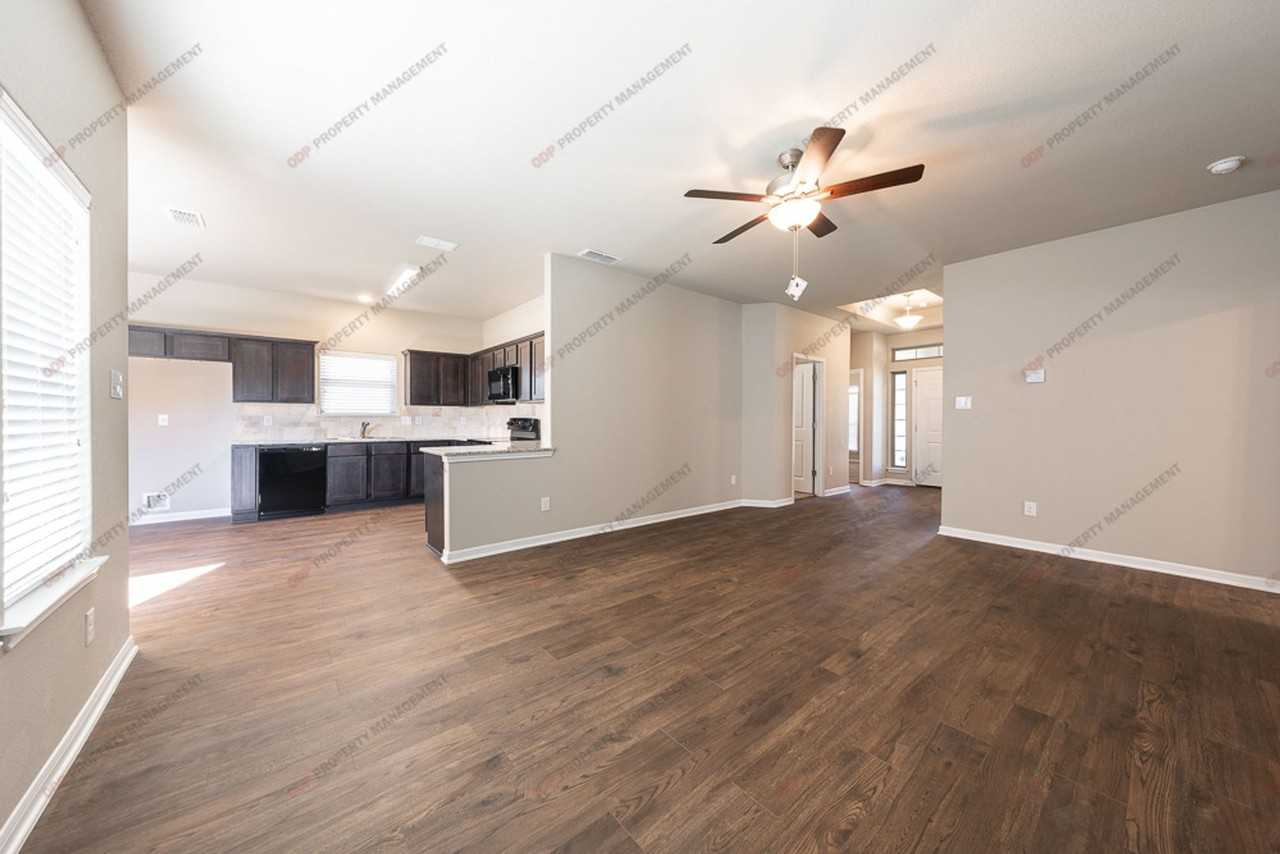 1242 Lakeway Crossing Dr - Photo 6 of 22