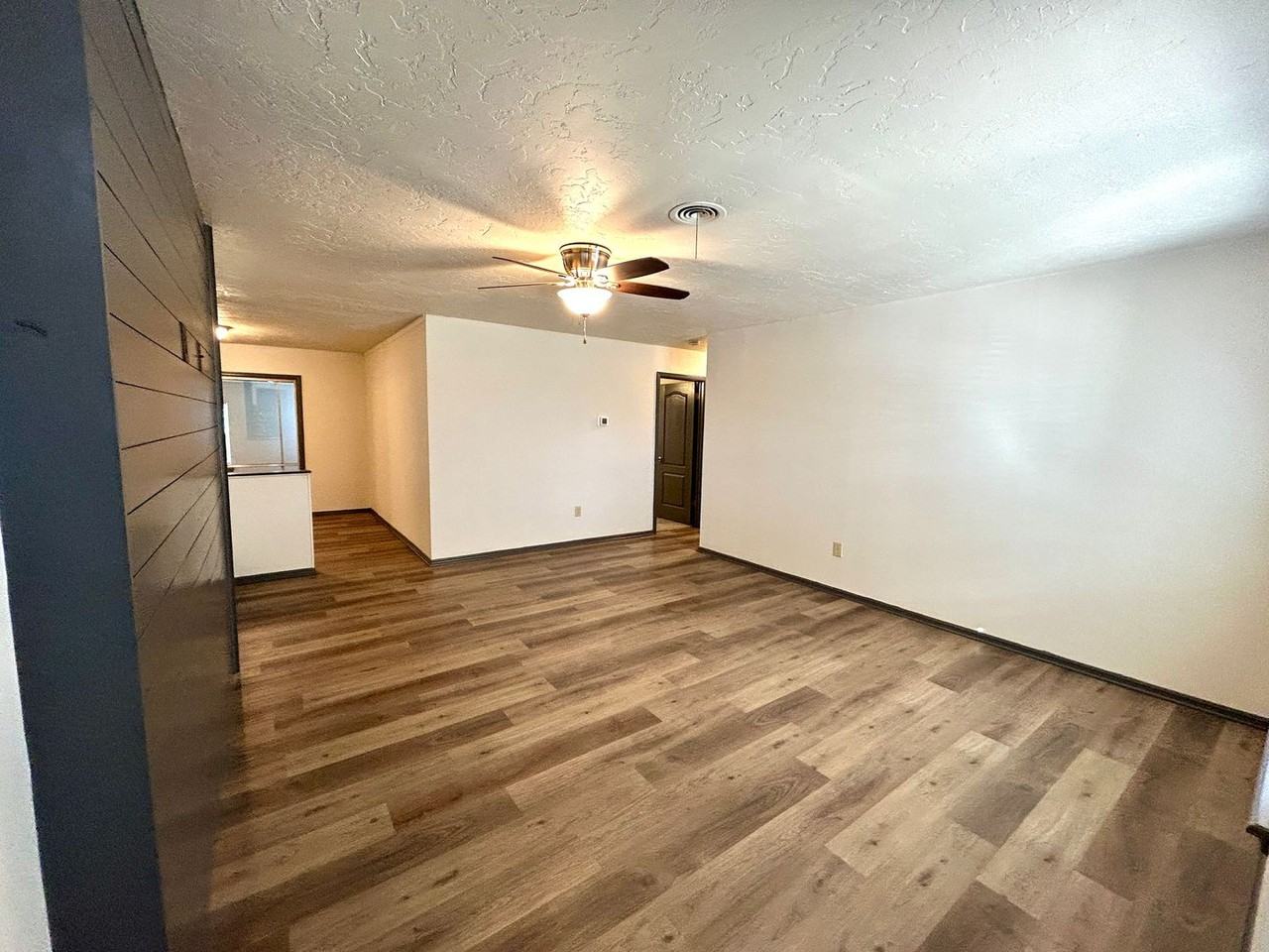 3804 Southeast Dorchester Drive - Photo 3 of 24