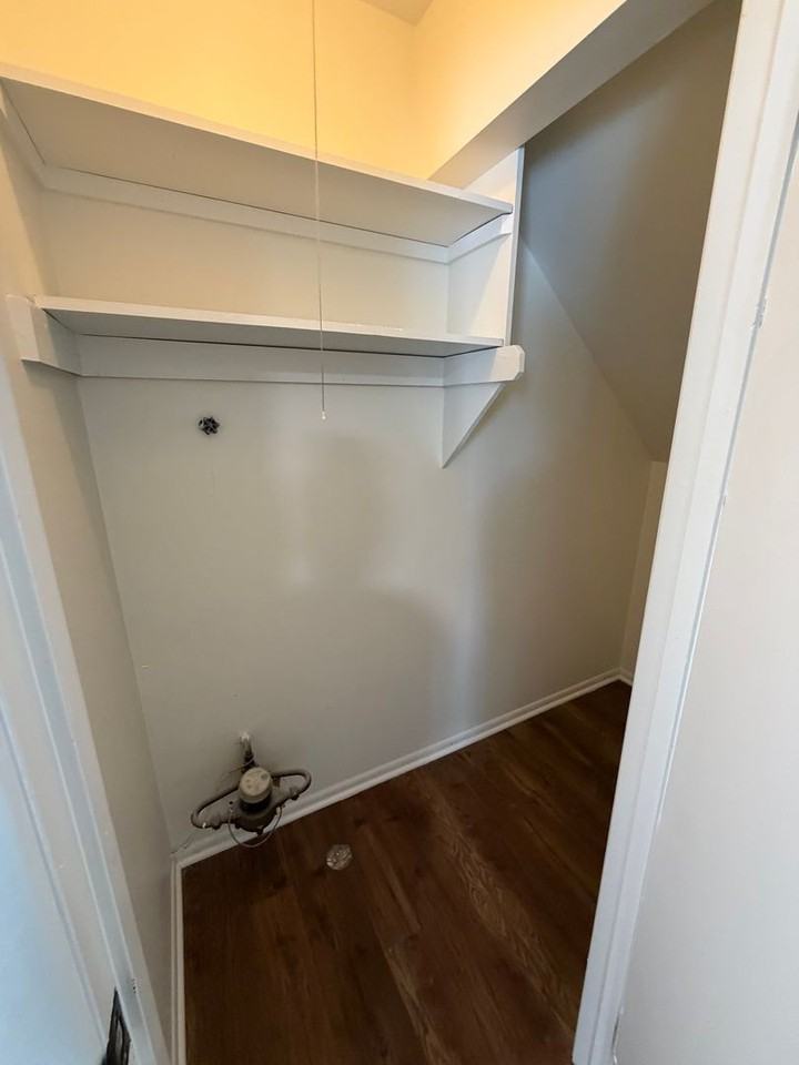 1530 Genessee Ave - Photo 6 of 16