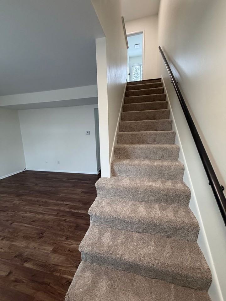 1530 Genessee Ave - Photo 5 of 16