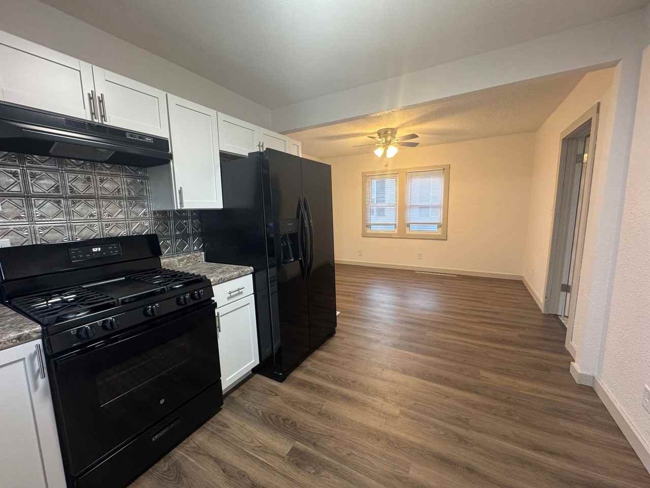 1210 W Parker St - Photo 3 of 20