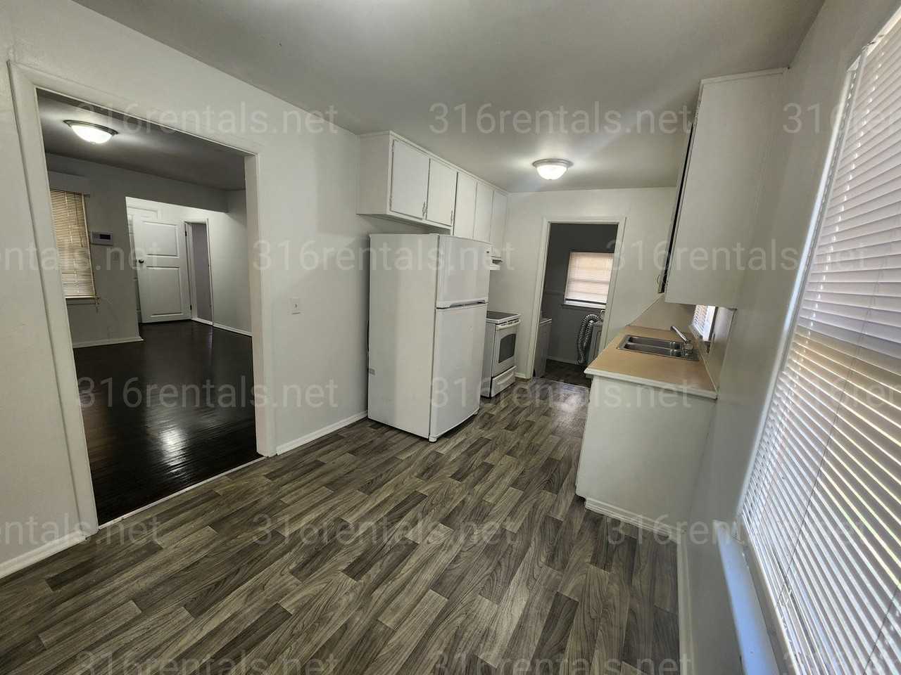 2626 N Volutsia St - Photo 3 of 10