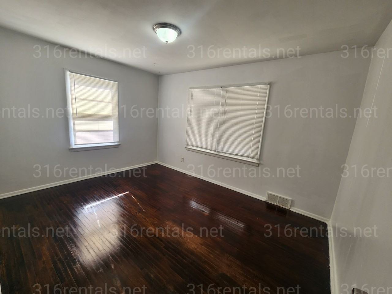 2626 N Volutsia St - Photo 6 of 10