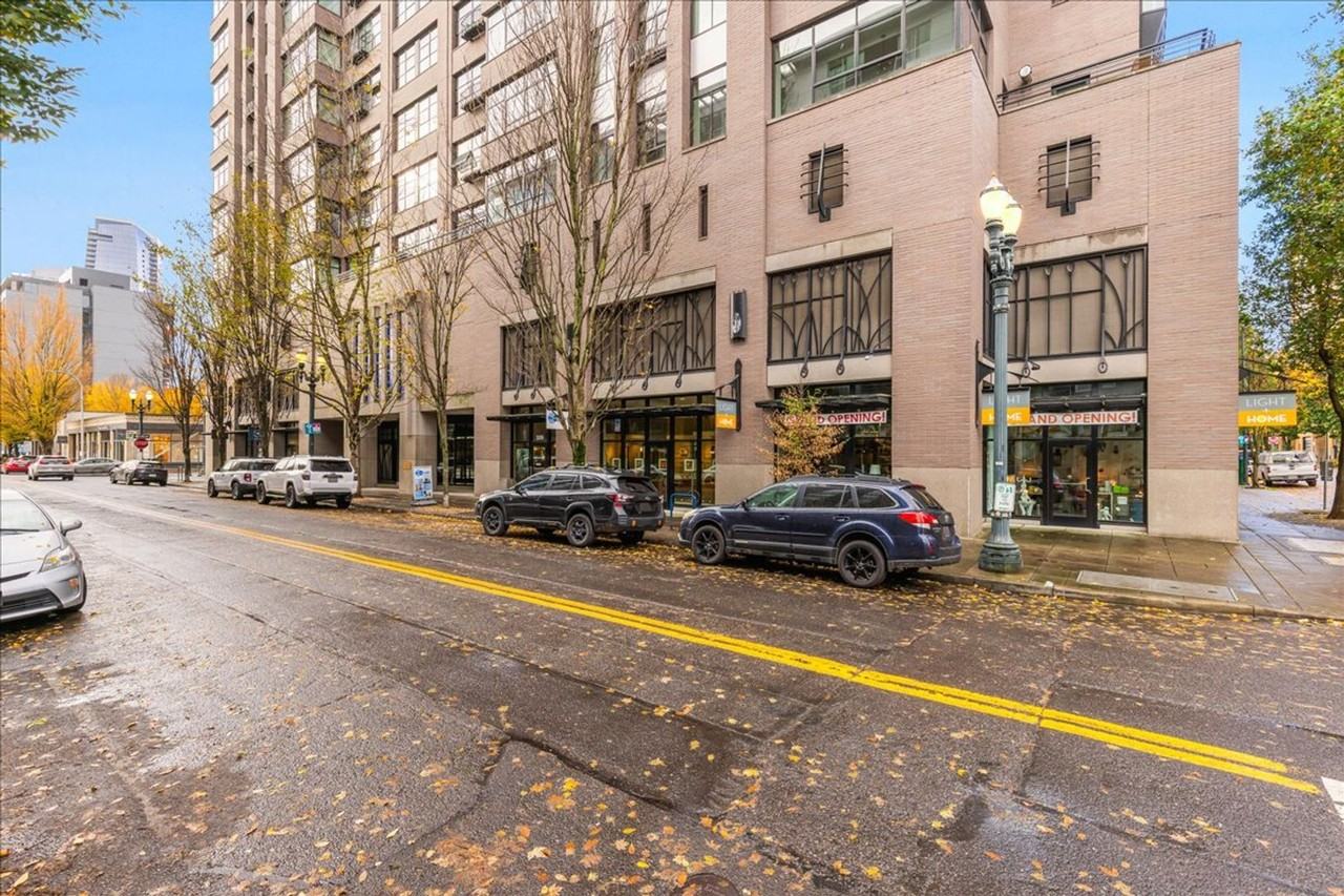 333 Northwest 9th Avenue #909 - Photo 2 of 23