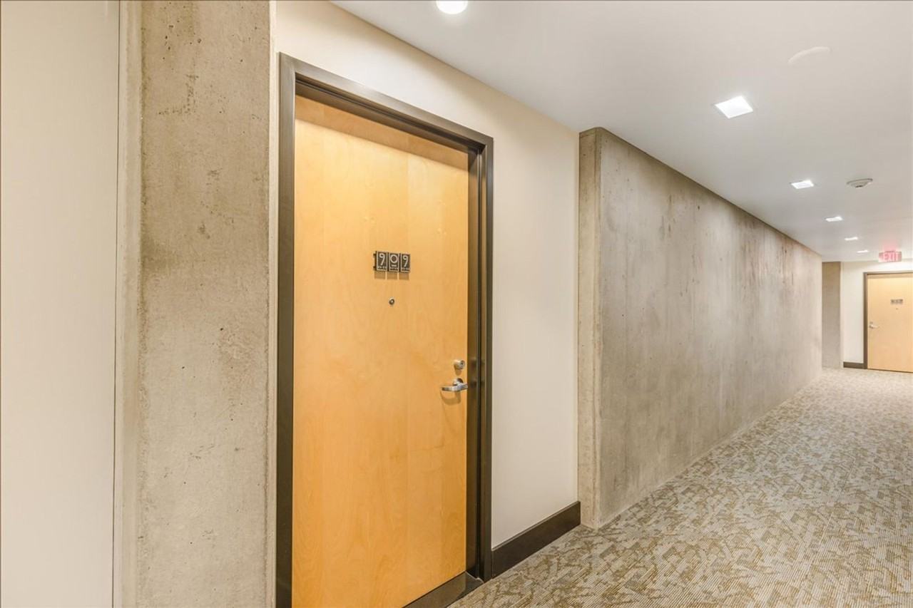 333 Northwest 9th Avenue #909 - Photo 6 of 23