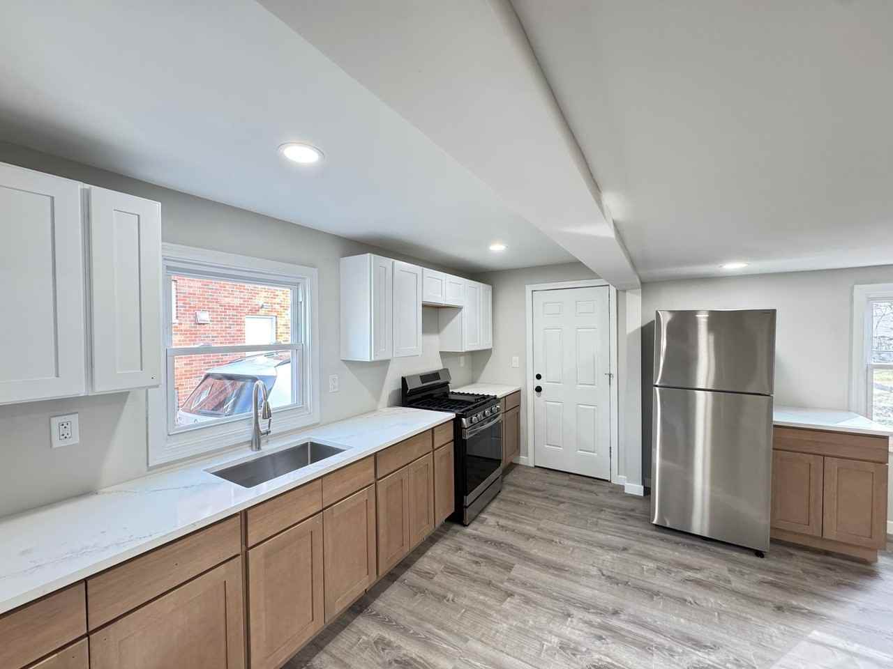 110 West Easton Street - Photo 2 of 26