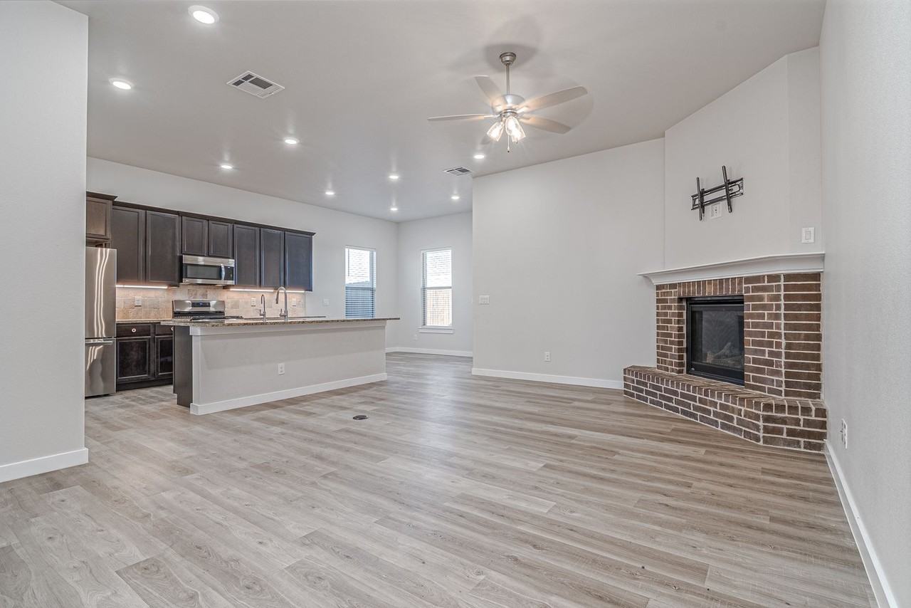 6106 Purtis Creek Dr - Photo 3 of 25