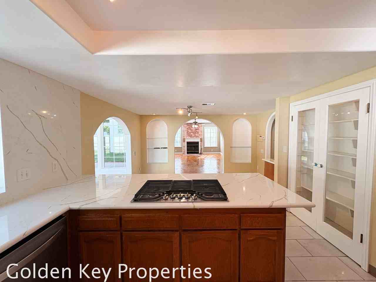 2475 Unicornio St - Photo 6 of 44