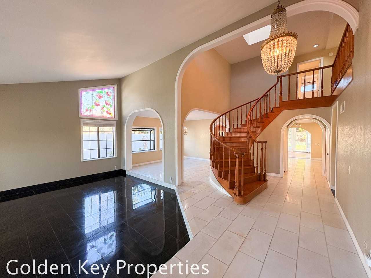 2475 Unicornio St - Photo 7 of 44