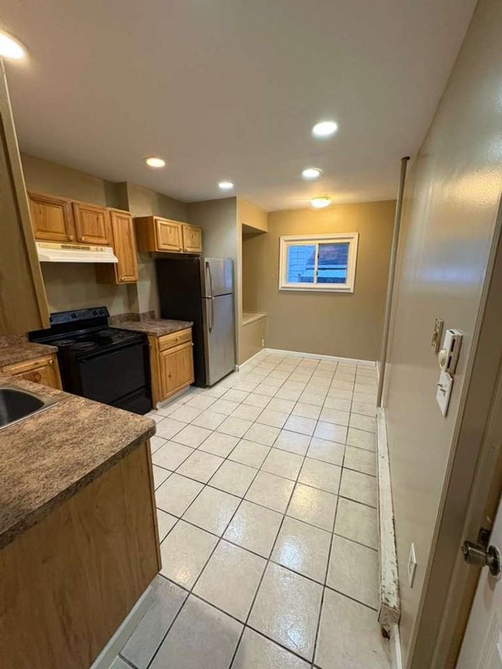 552 Main St - Photo 6 of 10