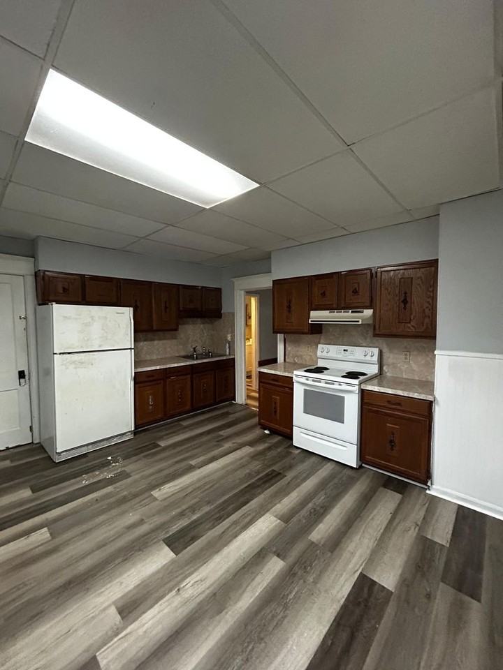 418 North Main Street - Photo 2 of 13