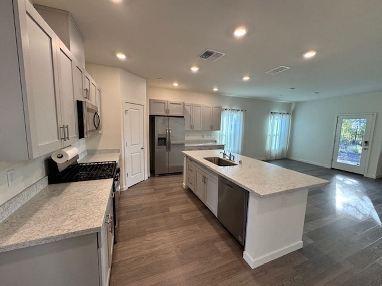 3829 Thea Dr - Photo 4 of 29