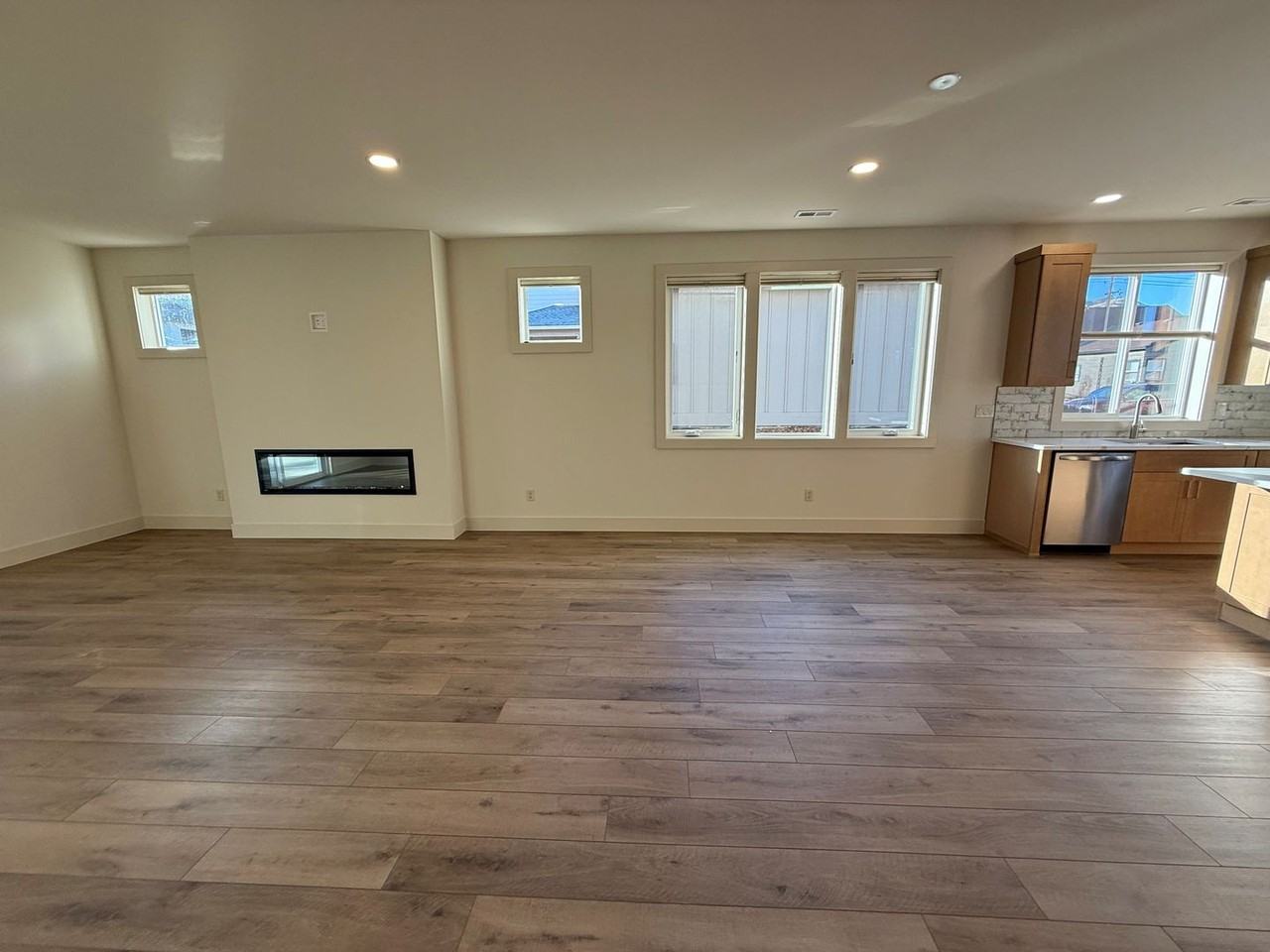 1722 Castlerock Ave - Photo 4 of 15