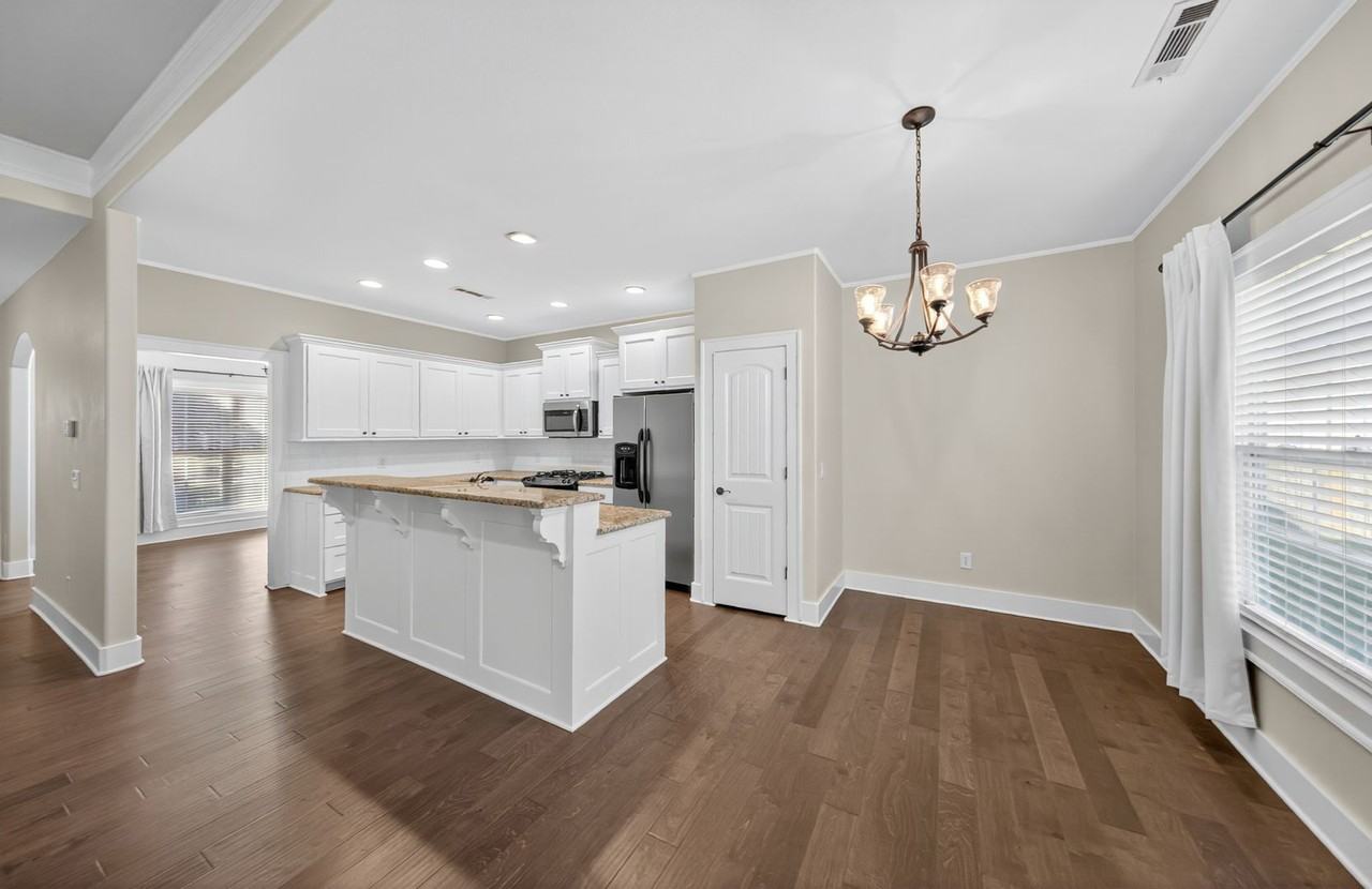 1221 Chancery Ln - Photo 2 of 28