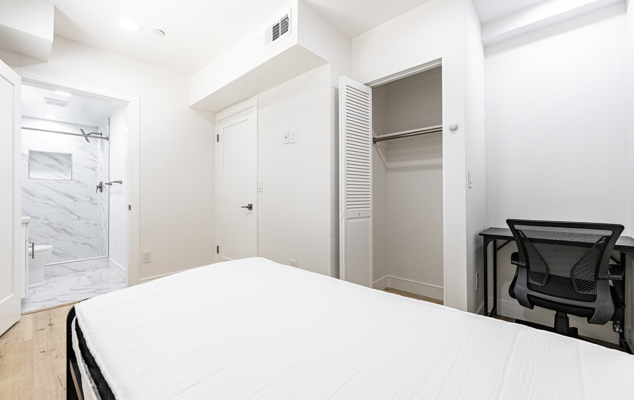 1286 West 35th Place - Photo 2 of 14