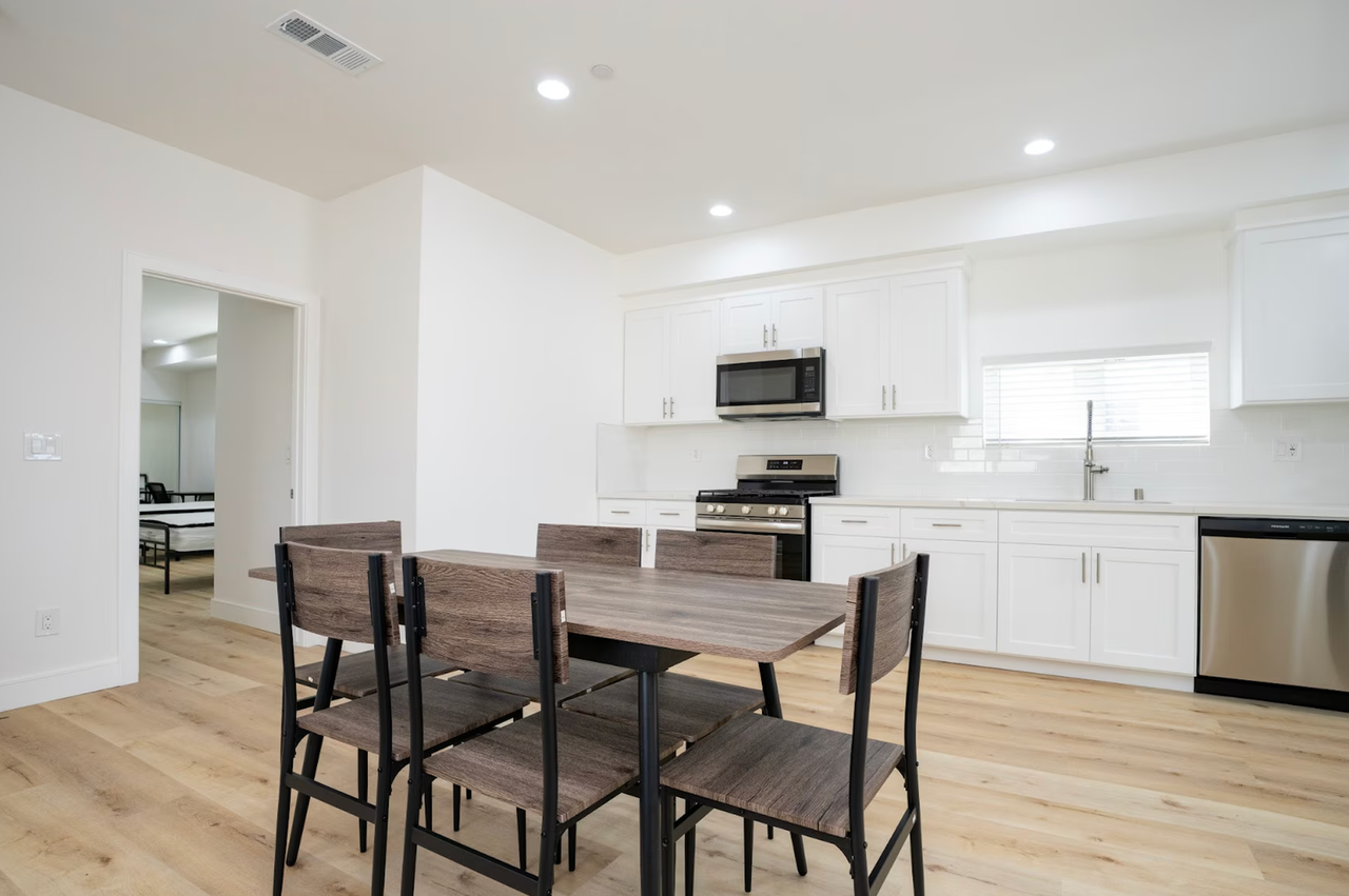 1286 West 35th Place - Photo 7 of 14