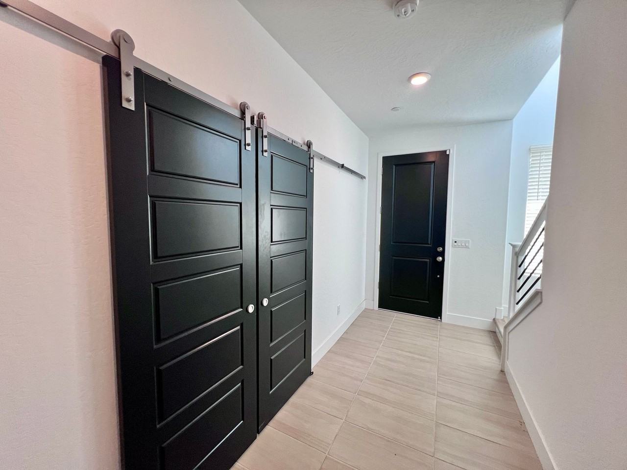 510 W Mahogany Ln - Photo 3 of 27