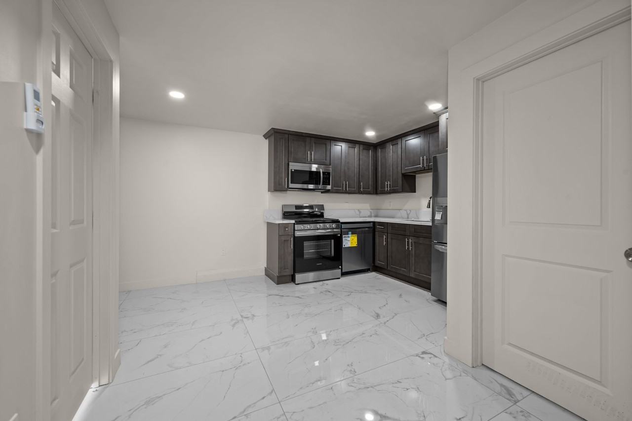 6248 Dorothy Dr - Photo 5 of 13