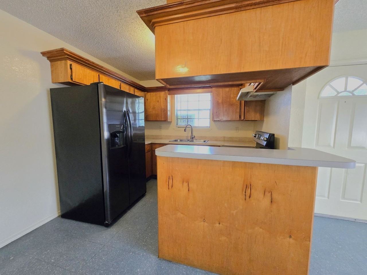 875 Ericka Cir - Photo 4 of 11