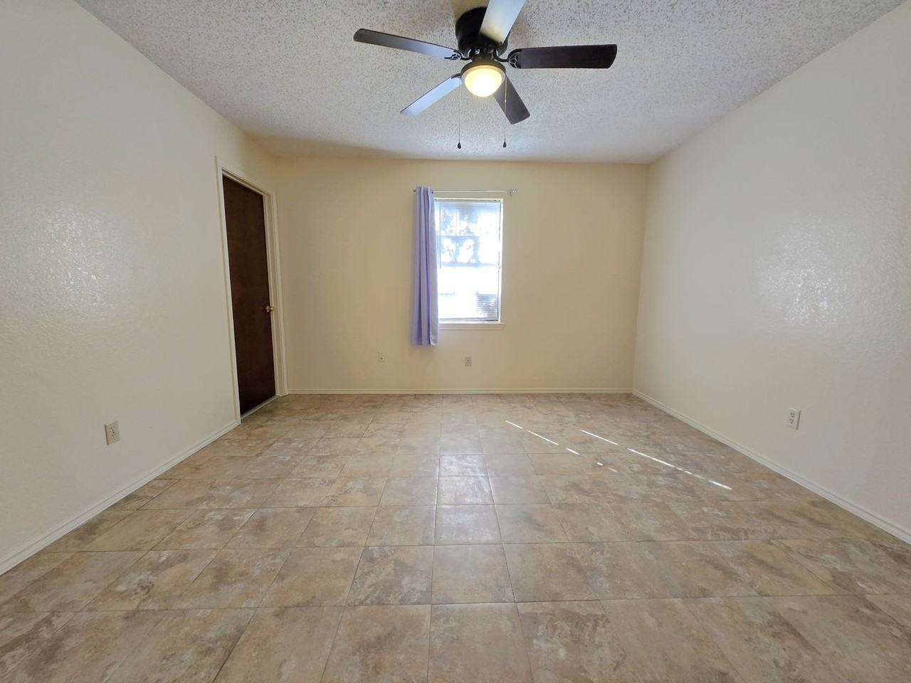 875 Ericka Cir - Photo 5 of 11