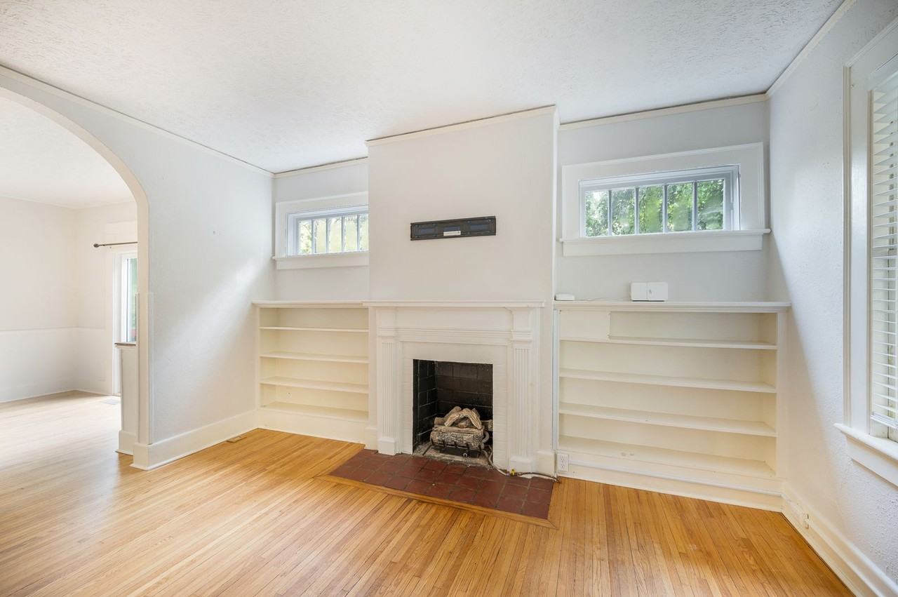 7 Fredonia Avenue - Photo 4 of 50