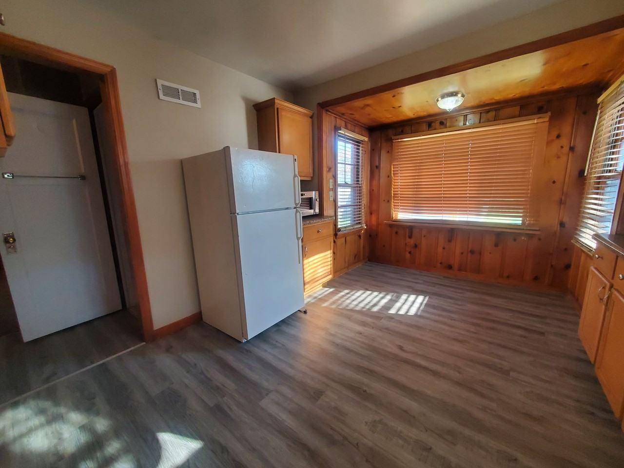 4028 North 46th Street - Photo 5 of 18