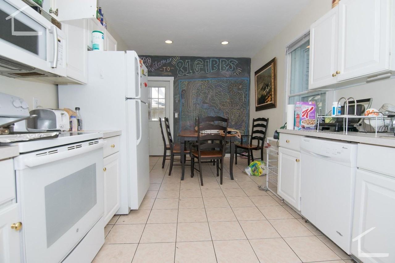 83 Gibbs St - Photo 4 of 4