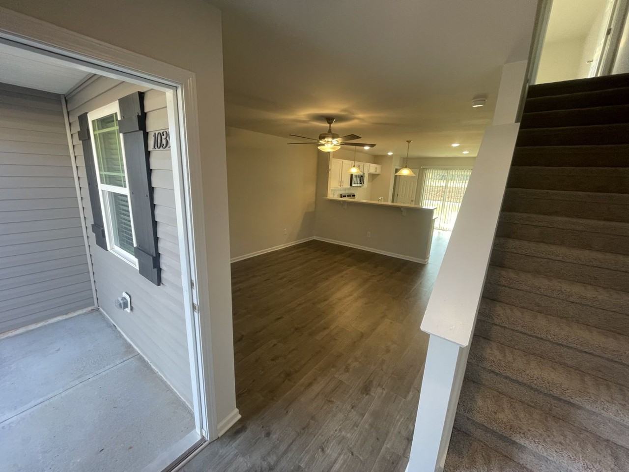 1003 Peony Ln - Photo 3 of 13