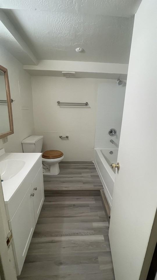 1355 Cordone Ave #19 - Photo 4 of 10