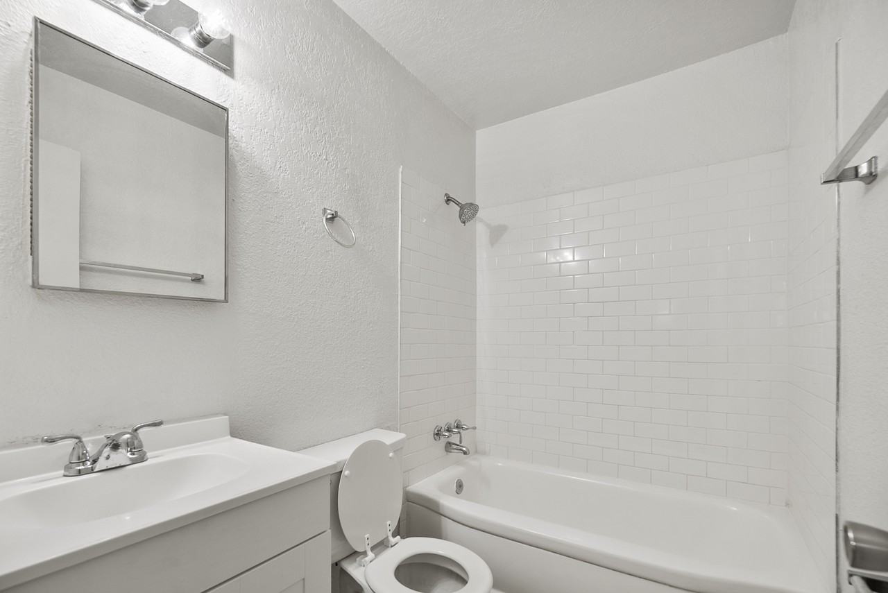 3914 Thomason Ave #5 - Photo 3 of 16