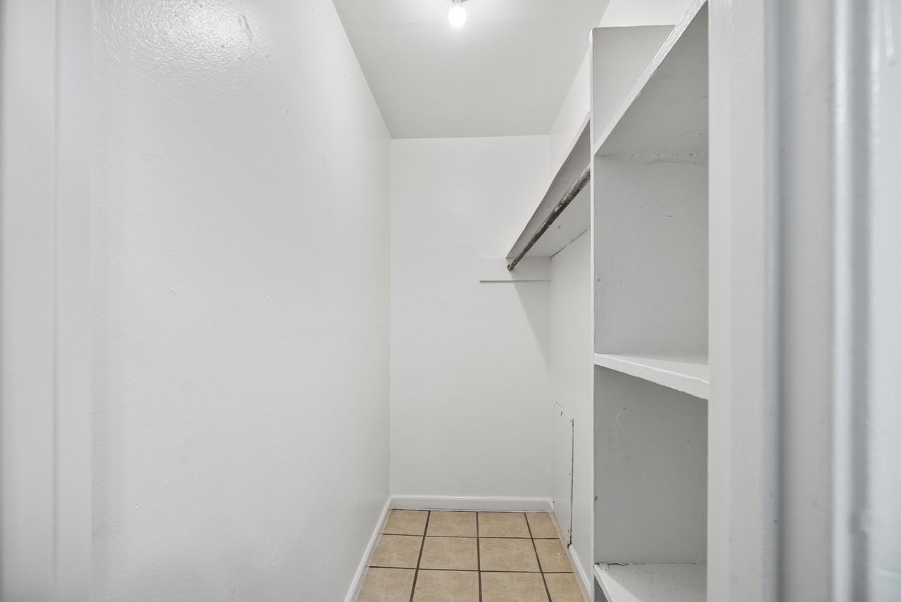 3914 Thomason Ave #5 - Photo 5 of 16