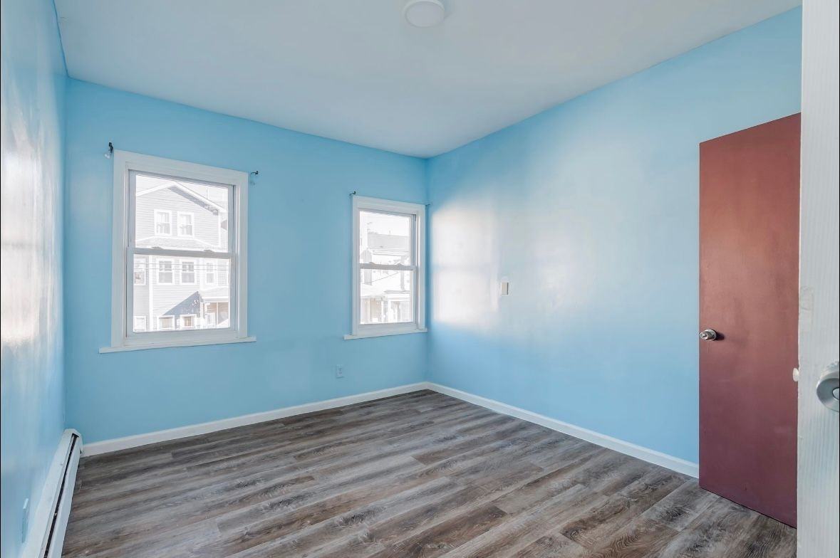 Warren St - Photo 4 of 9