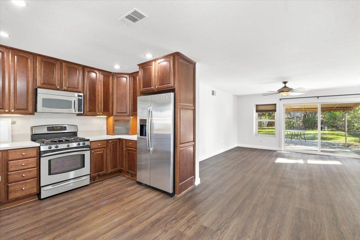 2125 Berryland Ct - Photo 7 of 12