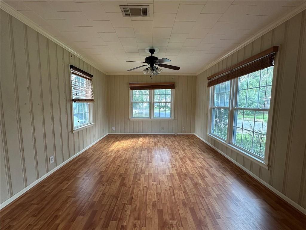 2351 Taylor Ave - Photo 2 of 15