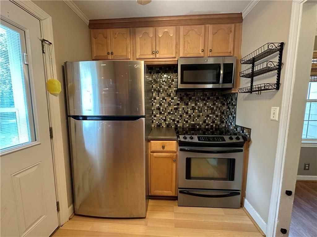 2351 Taylor Ave - Photo 7 of 15