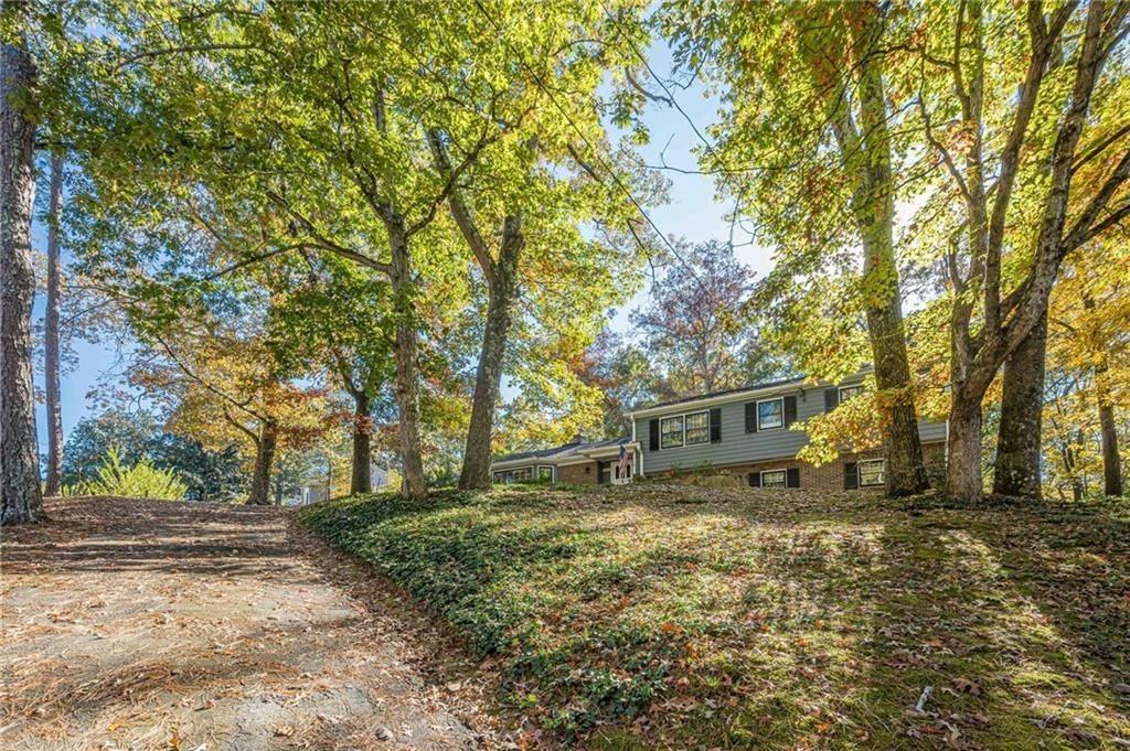 6640 Williamson Dr - Photo 2 of 43