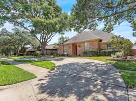 featured image of 3820 Matterhorn Dr