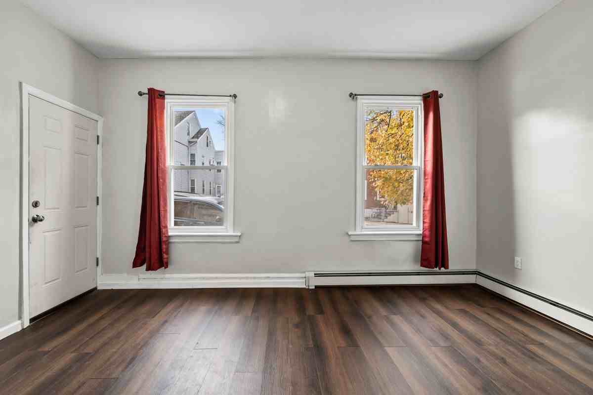 81 Franklin St ##1 - Photo 2 of 17