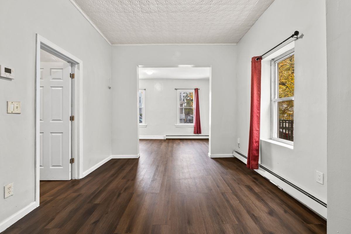 81 Franklin St ##1 - Photo 5 of 17