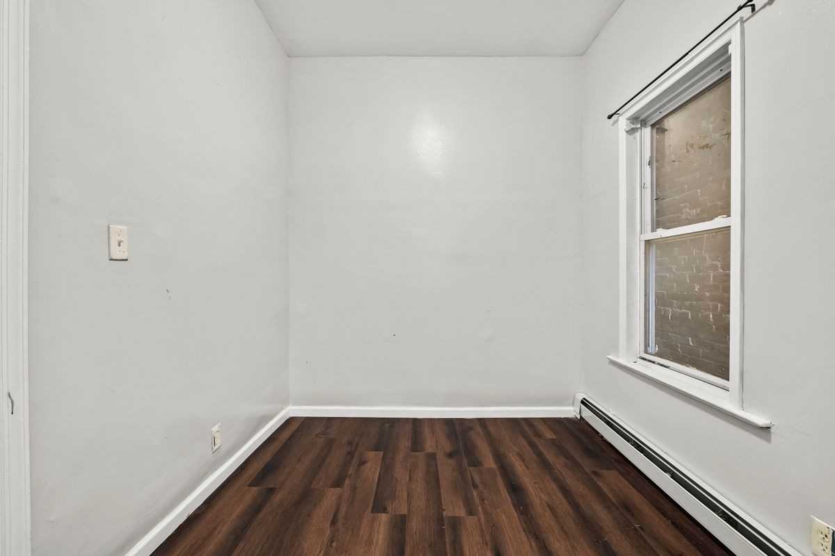 81 Franklin St ##1 - Photo 6 of 17