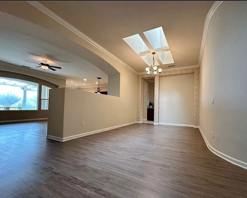 24212 Nobe St - Photo 3 of 17