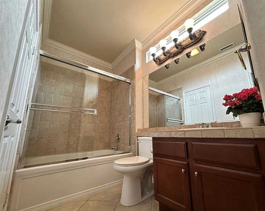 24212 Nobe St - Photo 4 of 17