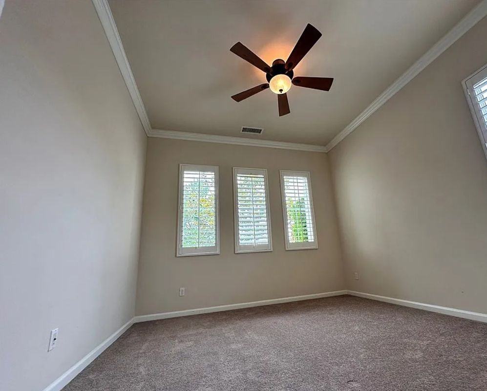 24212 Nobe St - Photo 5 of 17