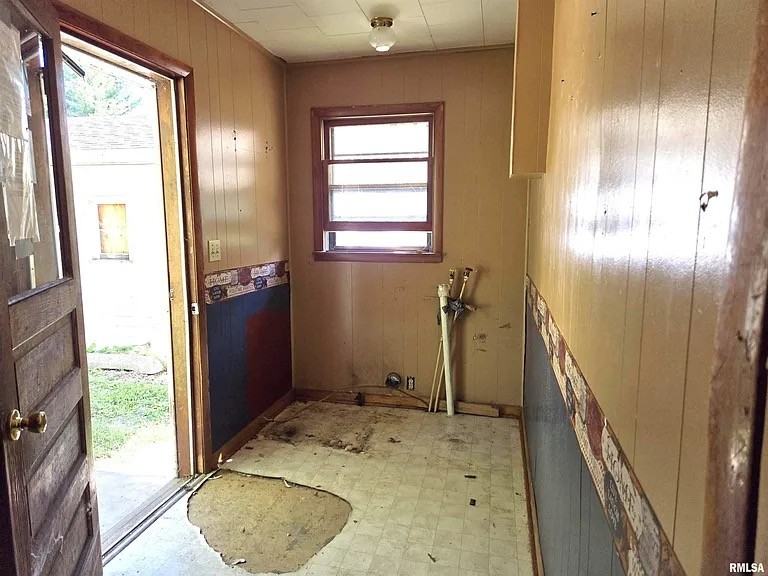 1005 S Jefferson St #1 - Photo 3 of 13