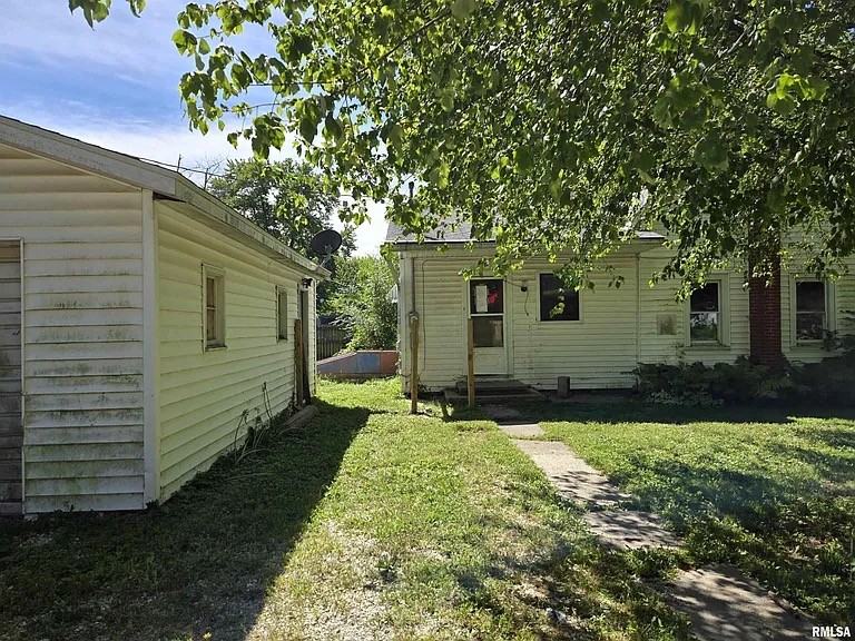 1005 S Jefferson St #1 - Photo 7 of 13