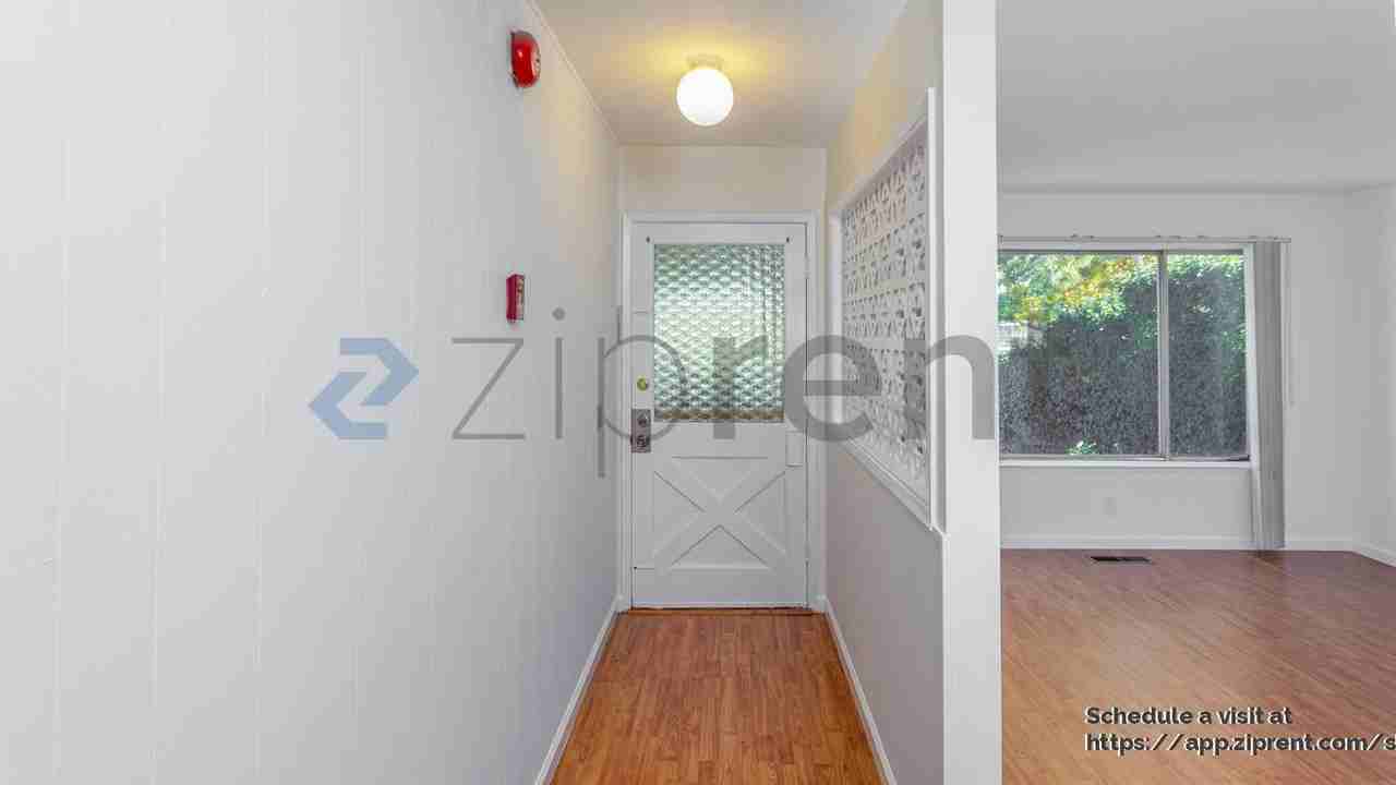 95 Colleen Way - Photo 2 of 29