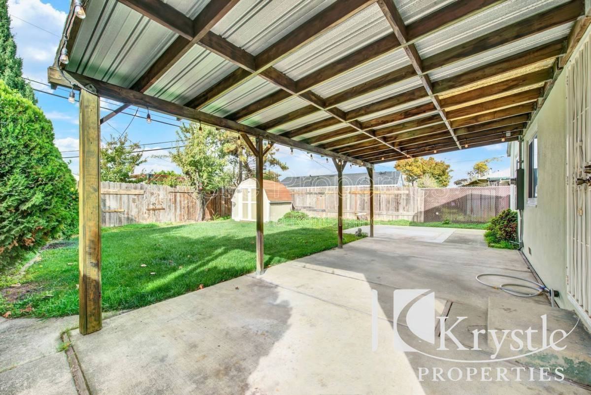 791 Rosewood Avenue - Photo 3 of 10