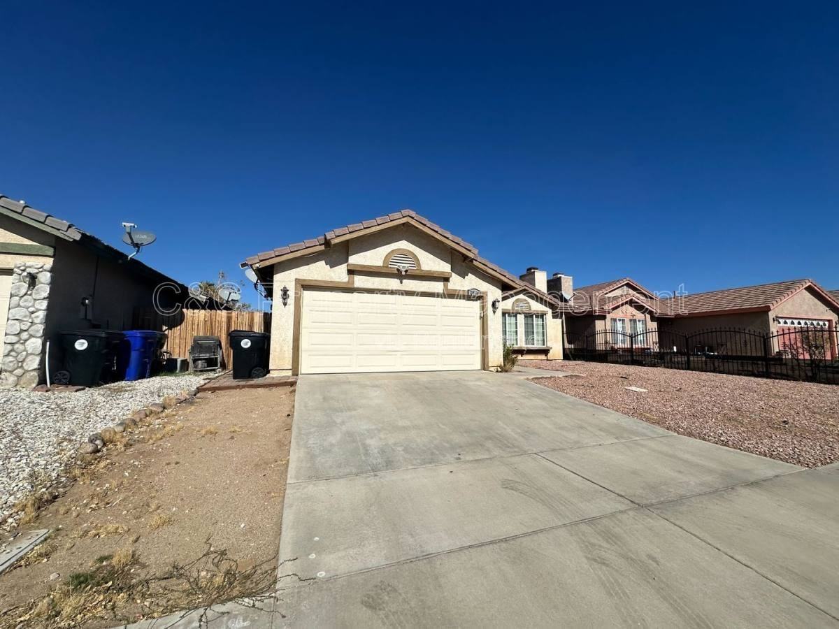 13600 Copperstone Dr - Photo 2 of 10